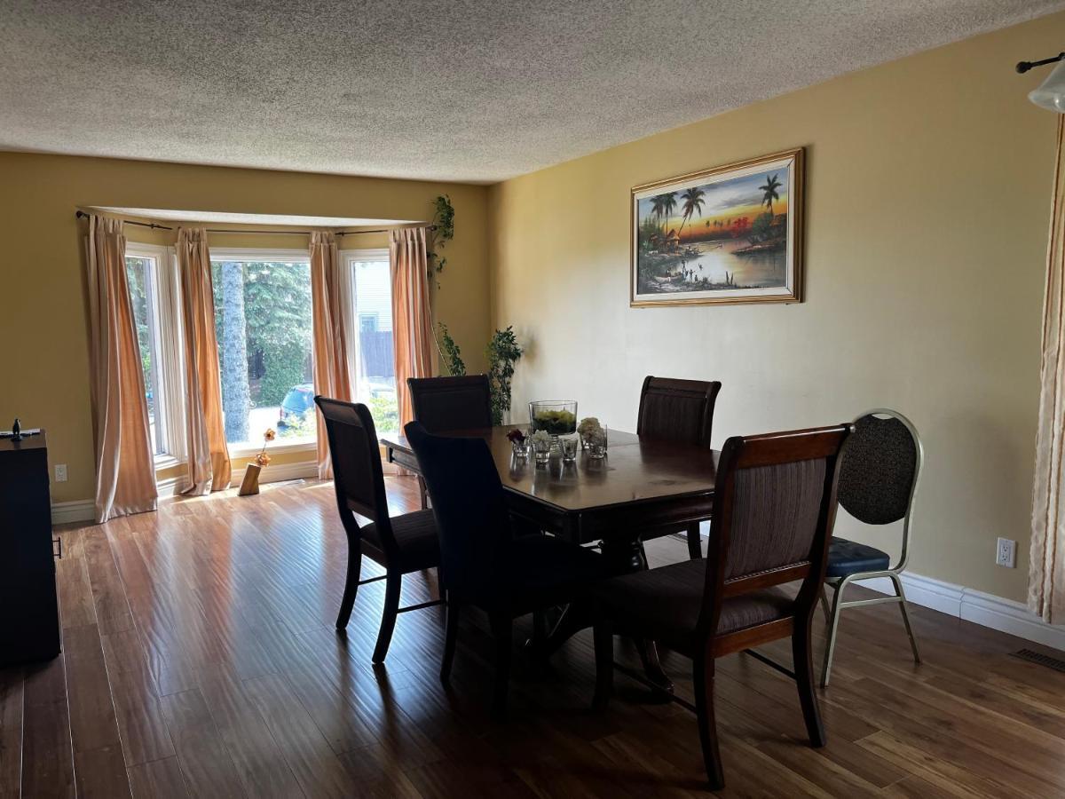 Beautiful Room Close Airport! YYC Exterior foto